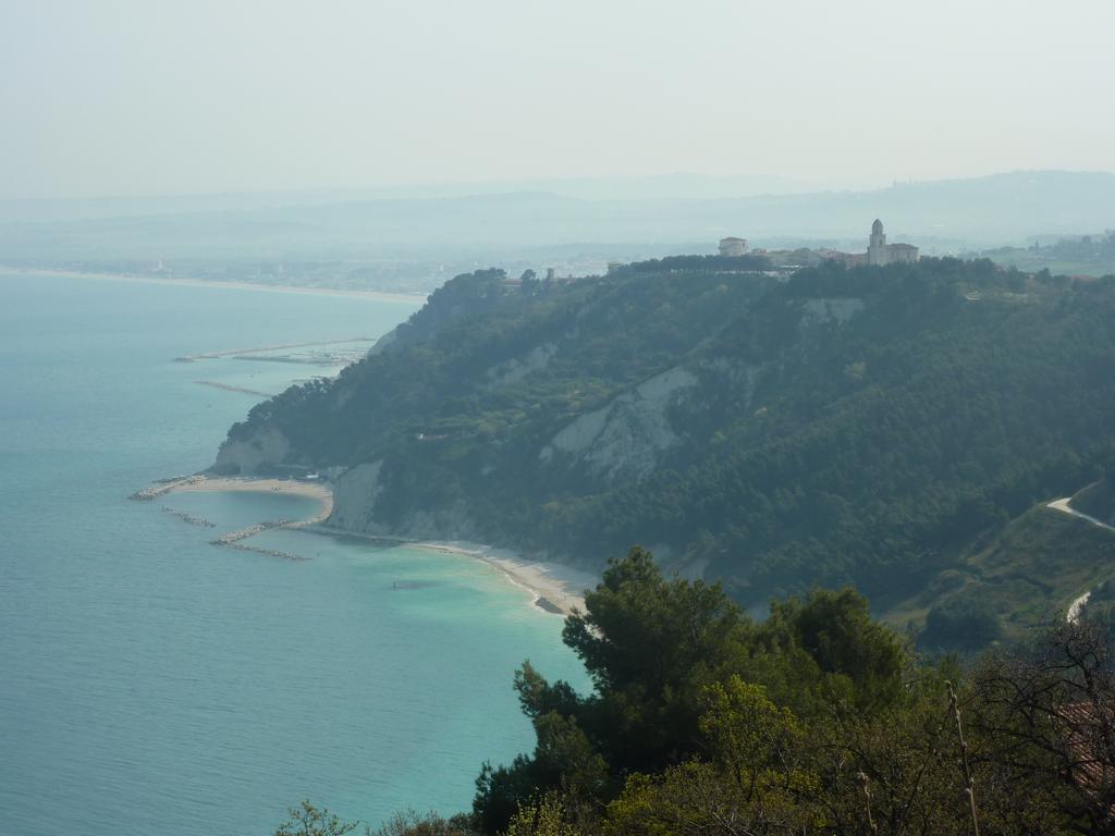 Bed and Breakfast Il Vicolo Relais Sirolo Exterior foto