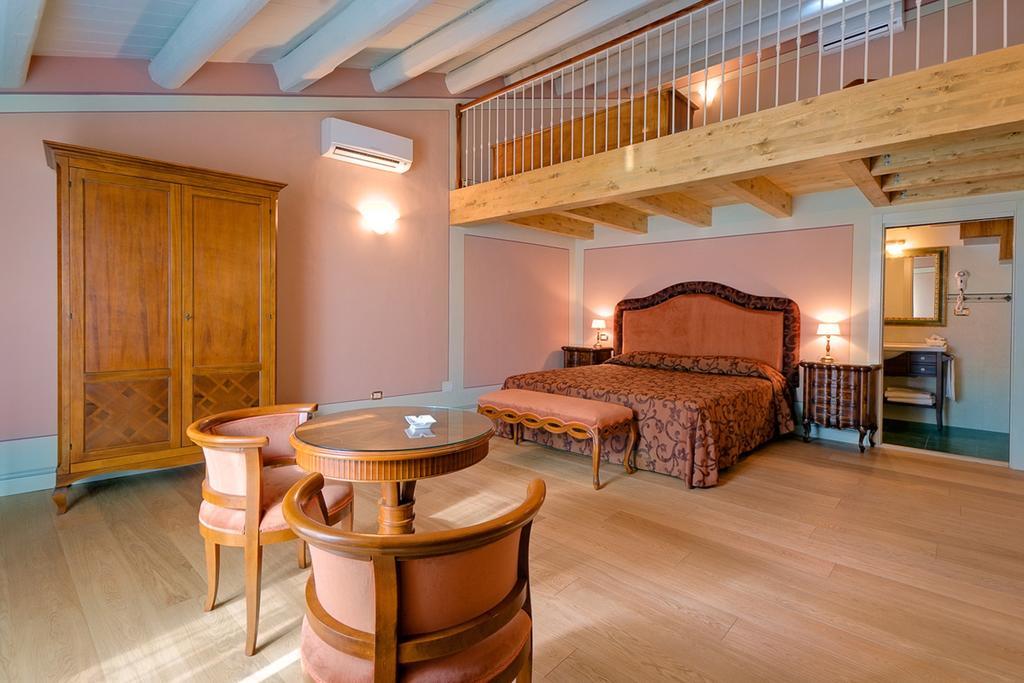 Bed and Breakfast Il Vicolo Relais Sirolo Habitación foto